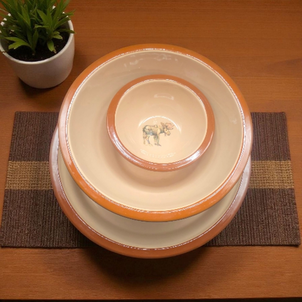Marble Canyon Moose Design Enamelware 3 Piece Serving Set.